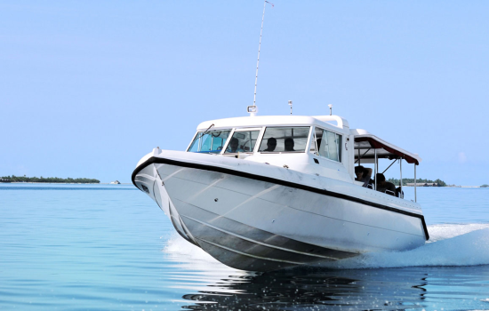 maldives-transfers-speedboat-v-seaplane-speedboat-2.webp